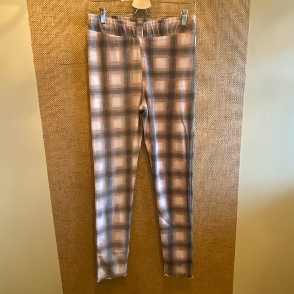Thalia Sodi - Plaid loungewear set top and pants - Picture 10 of 14